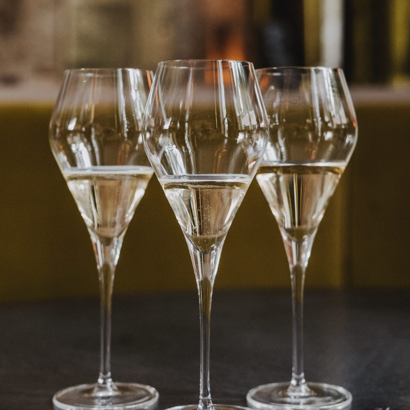 Drei Sektgläser mit Mousseux ©Nicole Wolbers Drei Sektgläser mit Mousseux ©Nicole Wolbers